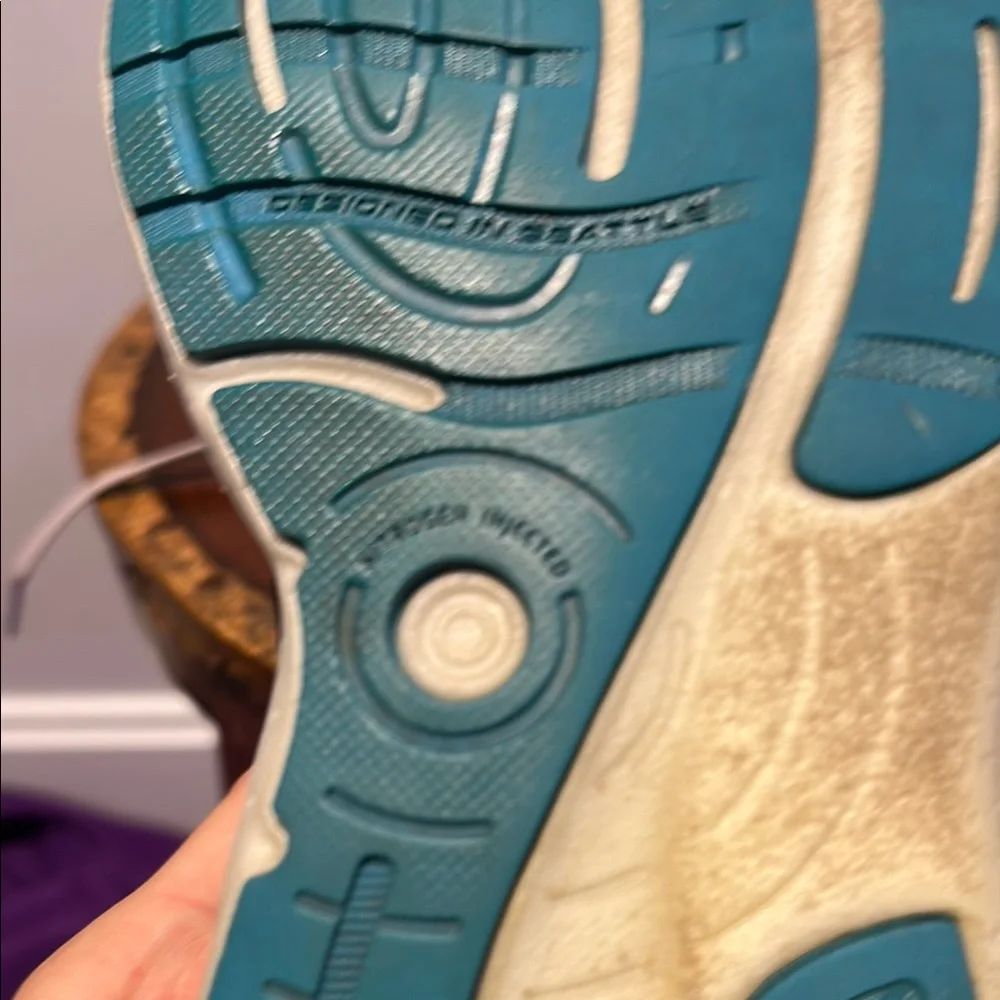 Brooks Purple and Blue Athletic Running Shoes Glycerin Women 8 EUC
